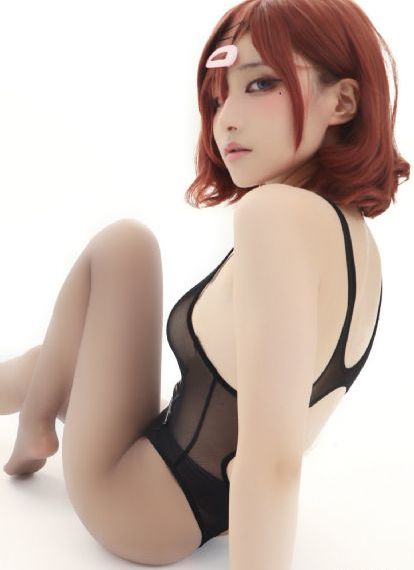 日韩制服丝袜一区在线_十万网红美女美酱
